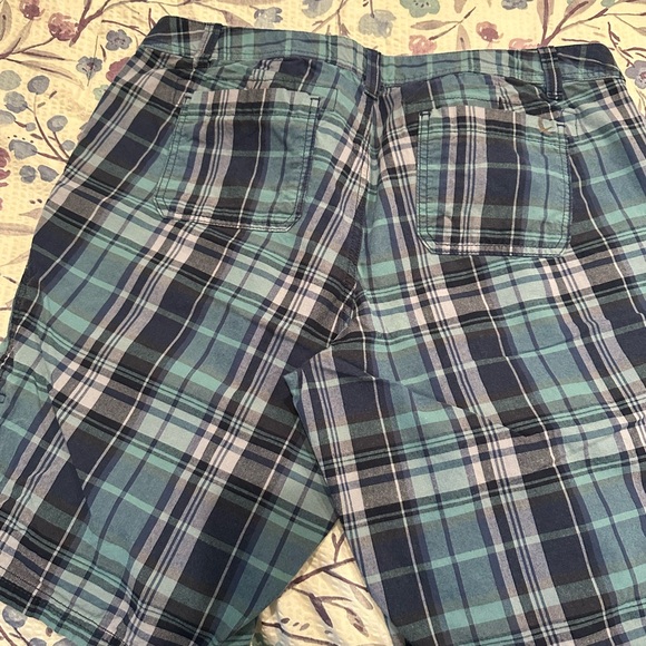 6 Women’s Bermuda Shorts - Picture 8 of 15